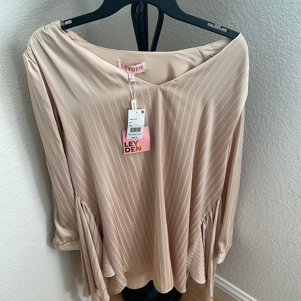 Leyden Tan 3/4 Sleeve Pleated Blouse